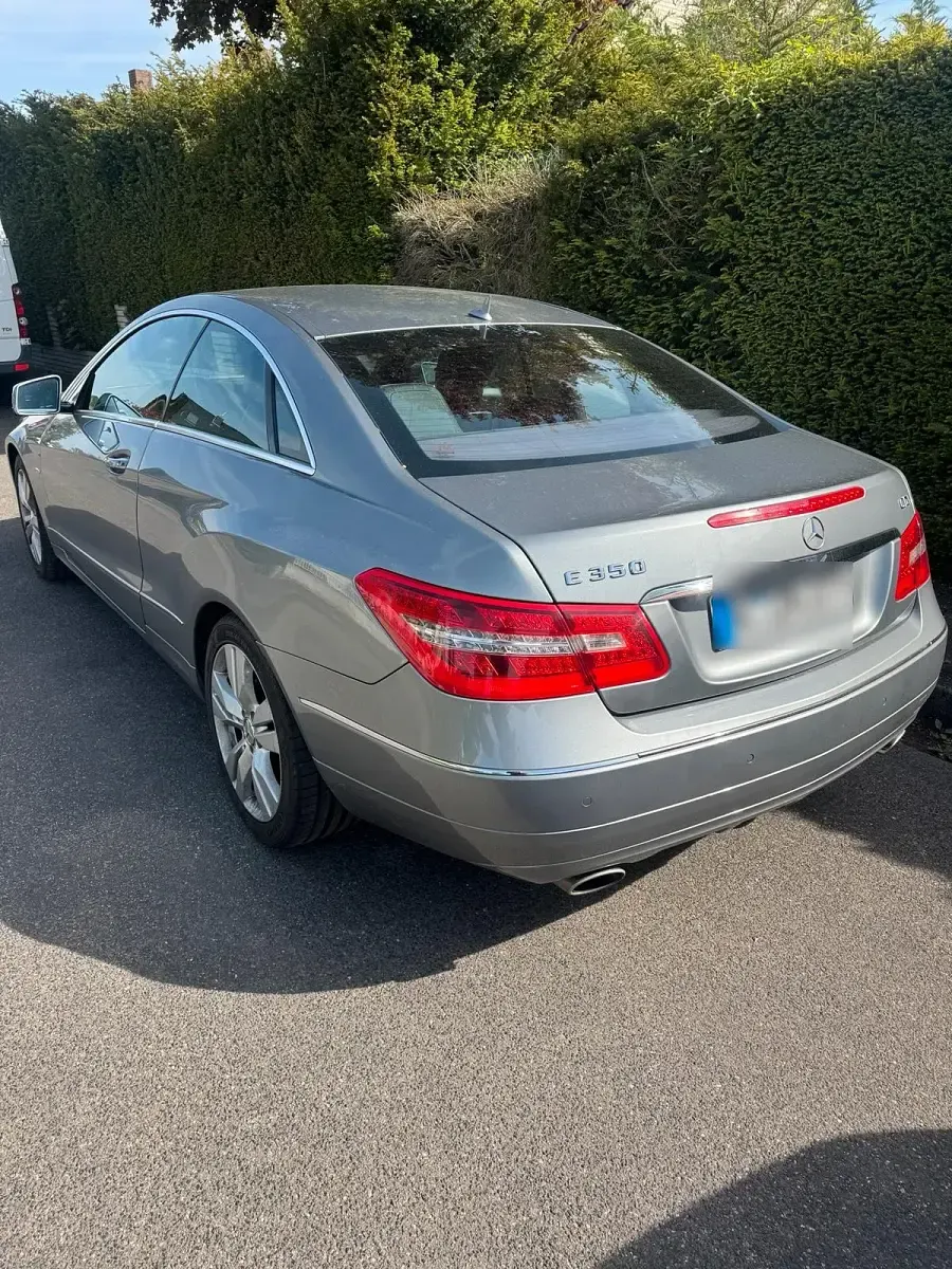 Gebraucht Mercedes E350 265 PS (194 kW) 2011 Silber Coupé