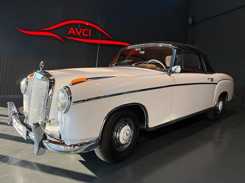 Gebraucht Mercedes 220 120 PS (88 kW) 1960 Weiß Cabrio