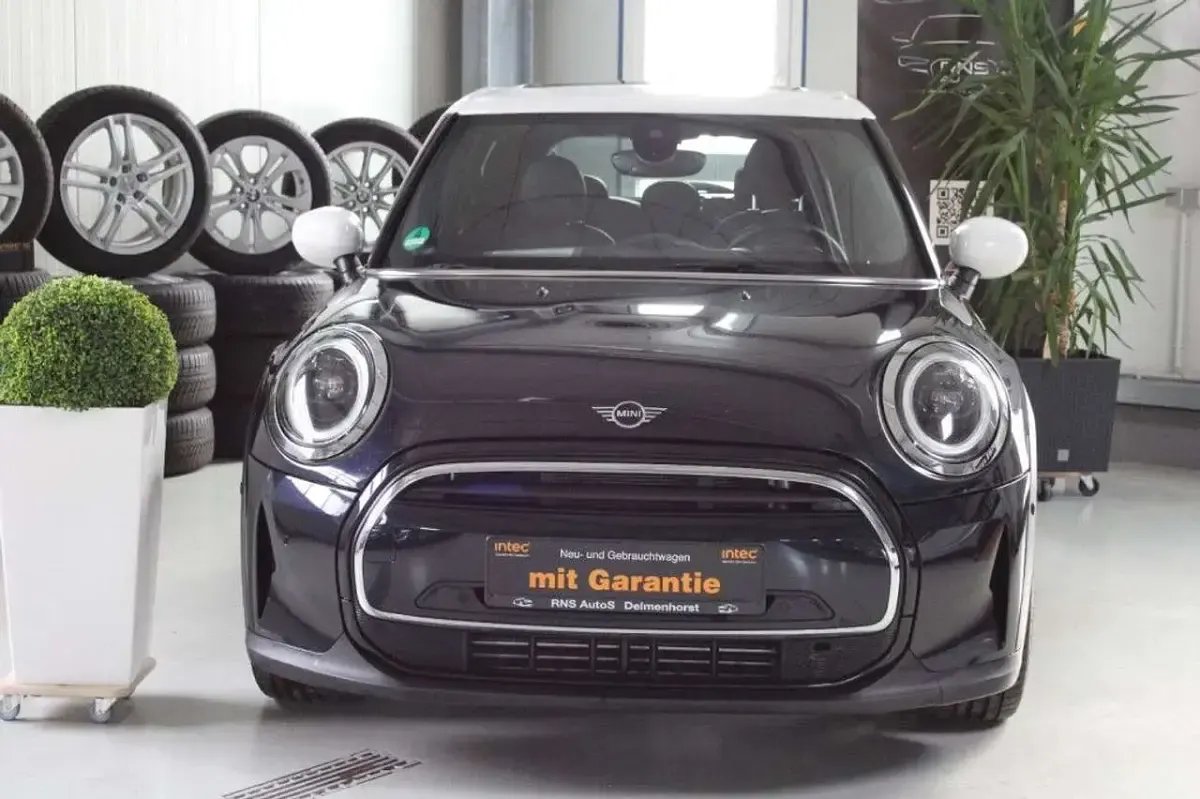 Gebraucht Mini Cooper 136 PS (100 kW) 2023 Schwarz Kleinwagen