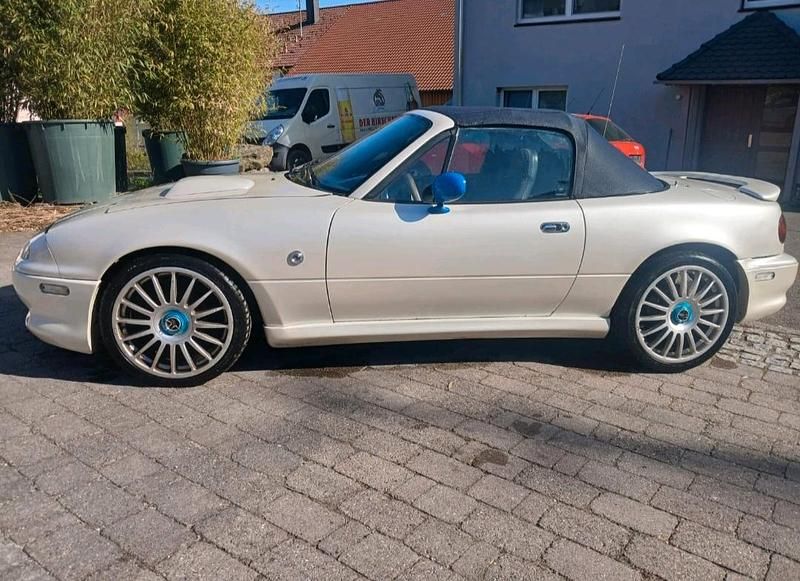 Second-hand Mazda MX5 150 CP (110 kW) 1992 Cabrio