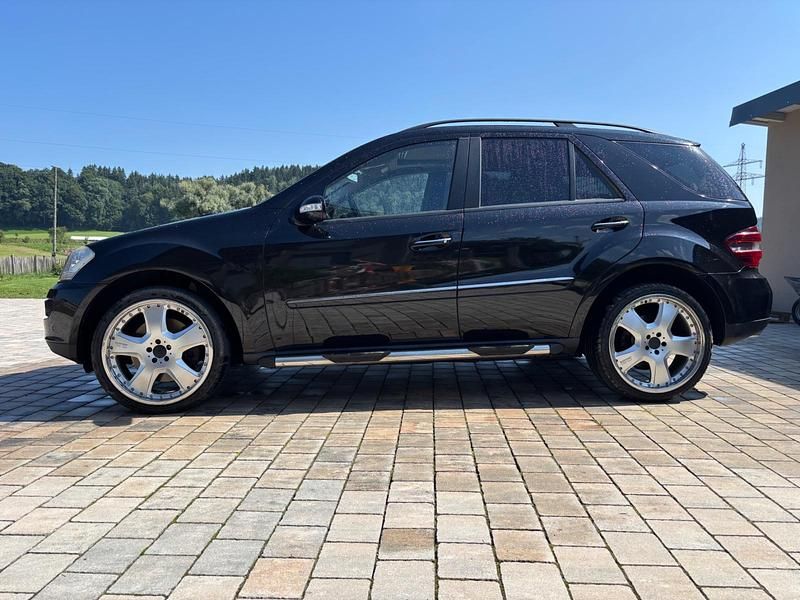 Gebraucht Mercedes ML500 388 PS (285 kW) 2007 Schwarz SUV