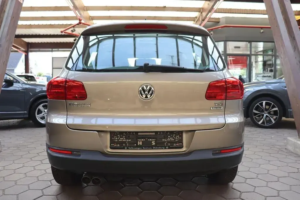 Gebraucht VW Tiguan Trendline 125 PS (91 kW) 2015 Beige SUV