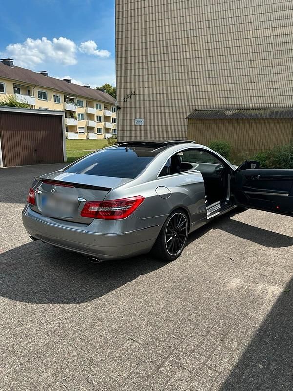 Gebraucht Mercedes E350 265 PS (194 kW) 2012 Grau Coupé