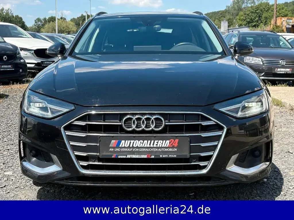 Gebraucht Audi A4 Advanced 190 PS (139 kW) 2022 Mythosschwarz Kombi