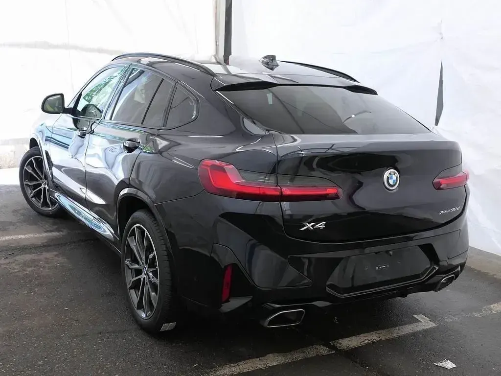 Gebraucht BMW X4 Efficient Dynamics 286 PS (210 kW) 2025 Schwarz SUV