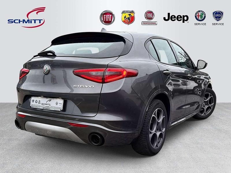 Gebraucht Alfa Romeo Stelvio 280 PS (205 kW) 2022 Grigio vesuvio, metallic SUV