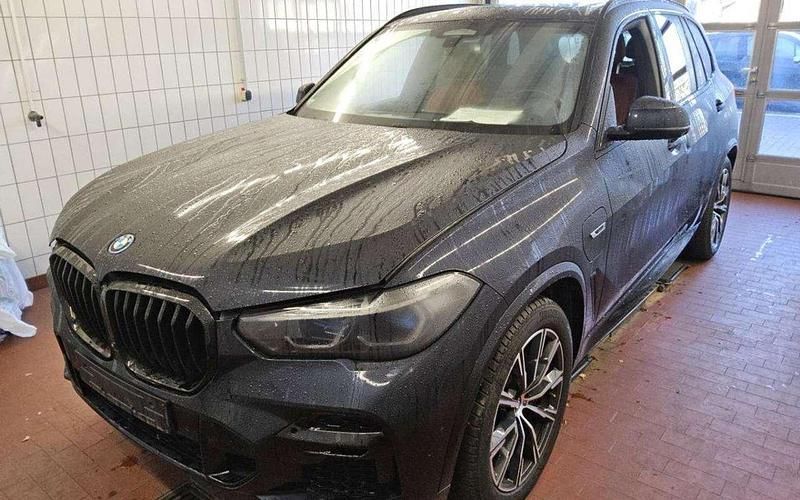 Carbonschwarz metallic Gebraucht 2022 BMW X5 M Sport SUV | 57.935 € (Fairer Preis) - Bild 1/1