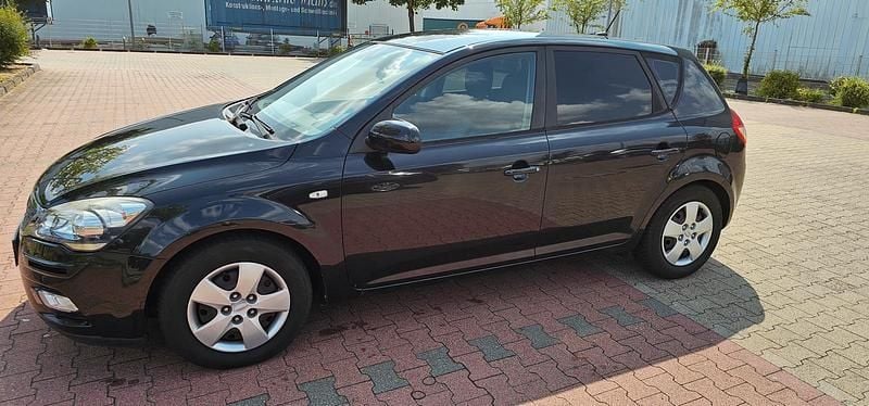 Schwarz Gebraucht 2010 Kia Ceed Kleinwagen | 2.300 € (Guter Preis) - Bild 1/4