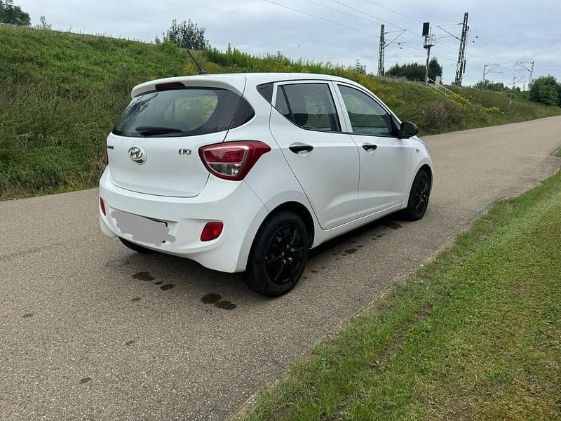 Usata Hyundai i10 67 CV (49 kW) 2016 Bianco Utilitaria