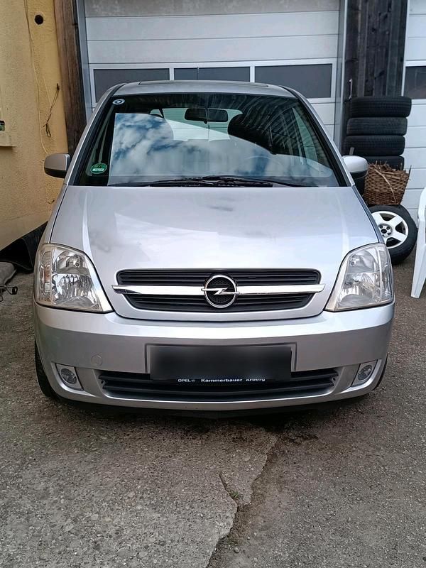 Gebraucht Opel Meriva 101 PS (74 kW) 2003 Silber Van / Kleinbus