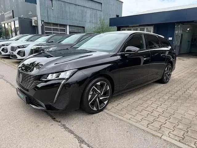 Gebraucht Peugeot 308 SW Allure 131 PS (96 kW) 2025 Schwarz Kombi