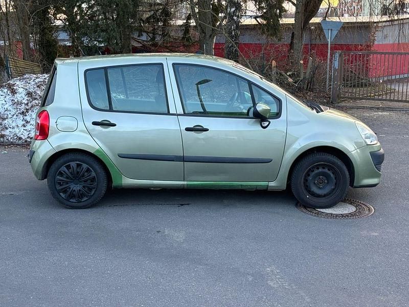Używany Renault Modus Avantage 75 KM (55 kW) 2008 Żółty Minivan
