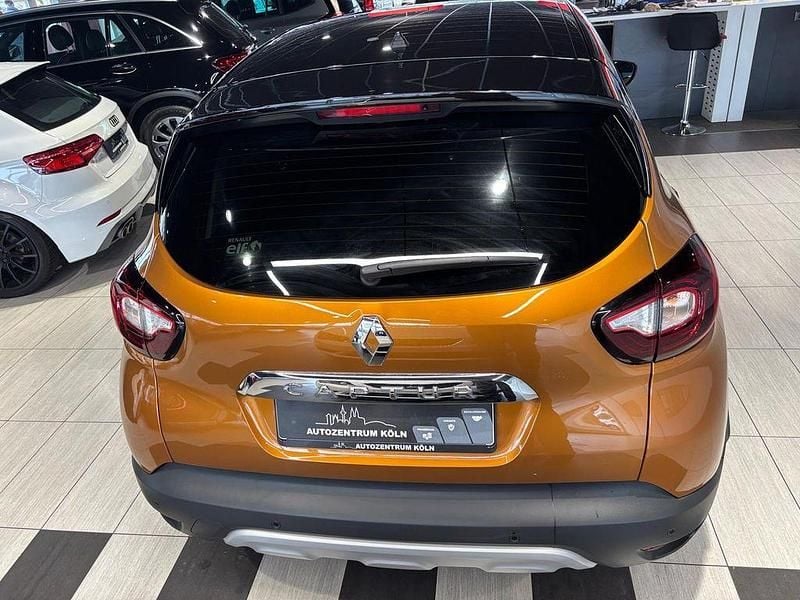 Gebraucht Renault Captur Collection 131 PS (96 kW) 2020 Orange SUV