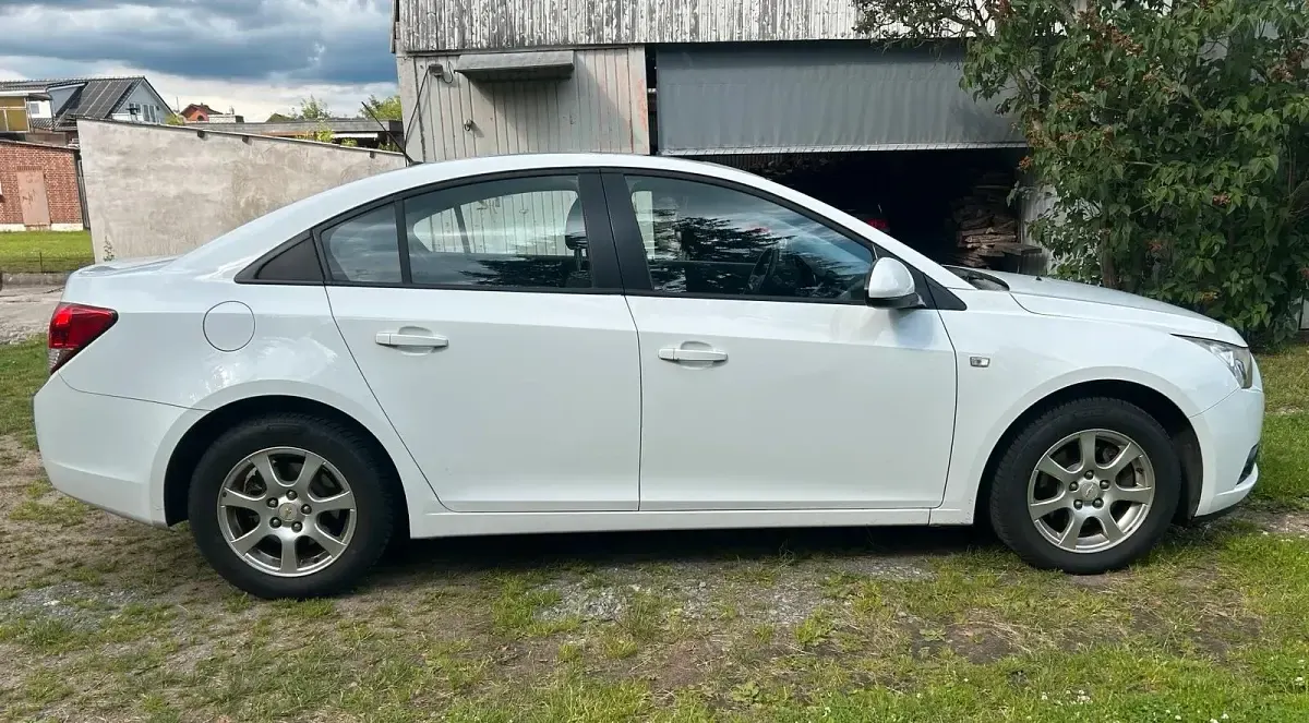 Gebraucht Chevrolet Cruze 163 PS (119 kW) 2012 Weiß Limousine