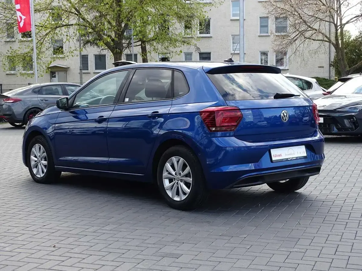 Gebraucht VW Polo Comfortline 95 PS (69 kW) 2018 Blau Kleinwagen