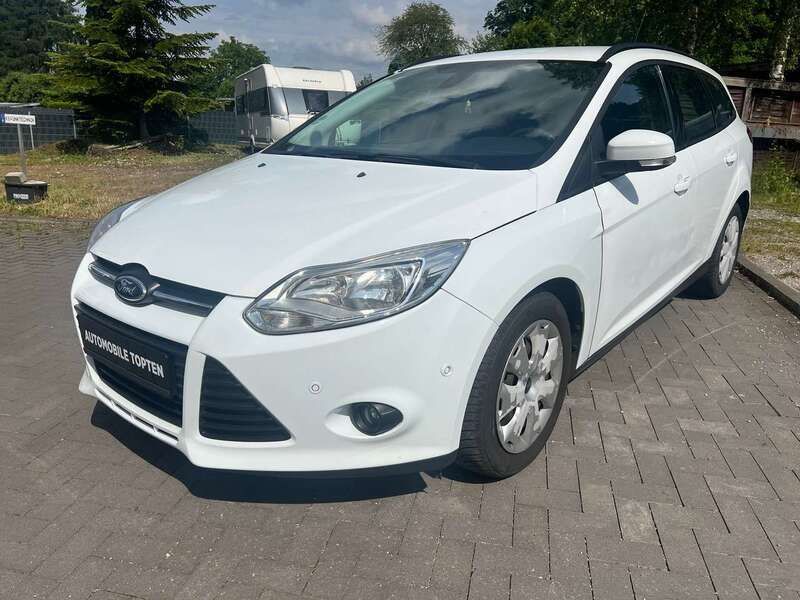 Weiß Gebraucht 2014 Ford Focus SYNC Edition Kombi | 4.400 € (Guter Preis) - Bild 1/4
