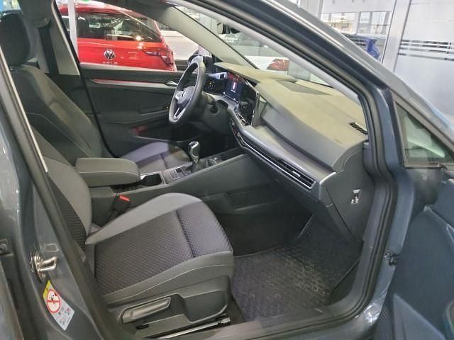 Gebraucht VW Golf VII Active 150 PS (110 kW) 2021 Delfingrau metallic (metallic) Kleinwagen