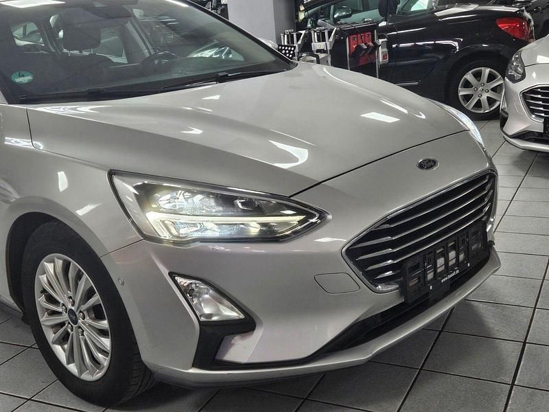 Gebraucht Ford Focus Titanium 120 PS (88 kW) 2019 Silber Kombi