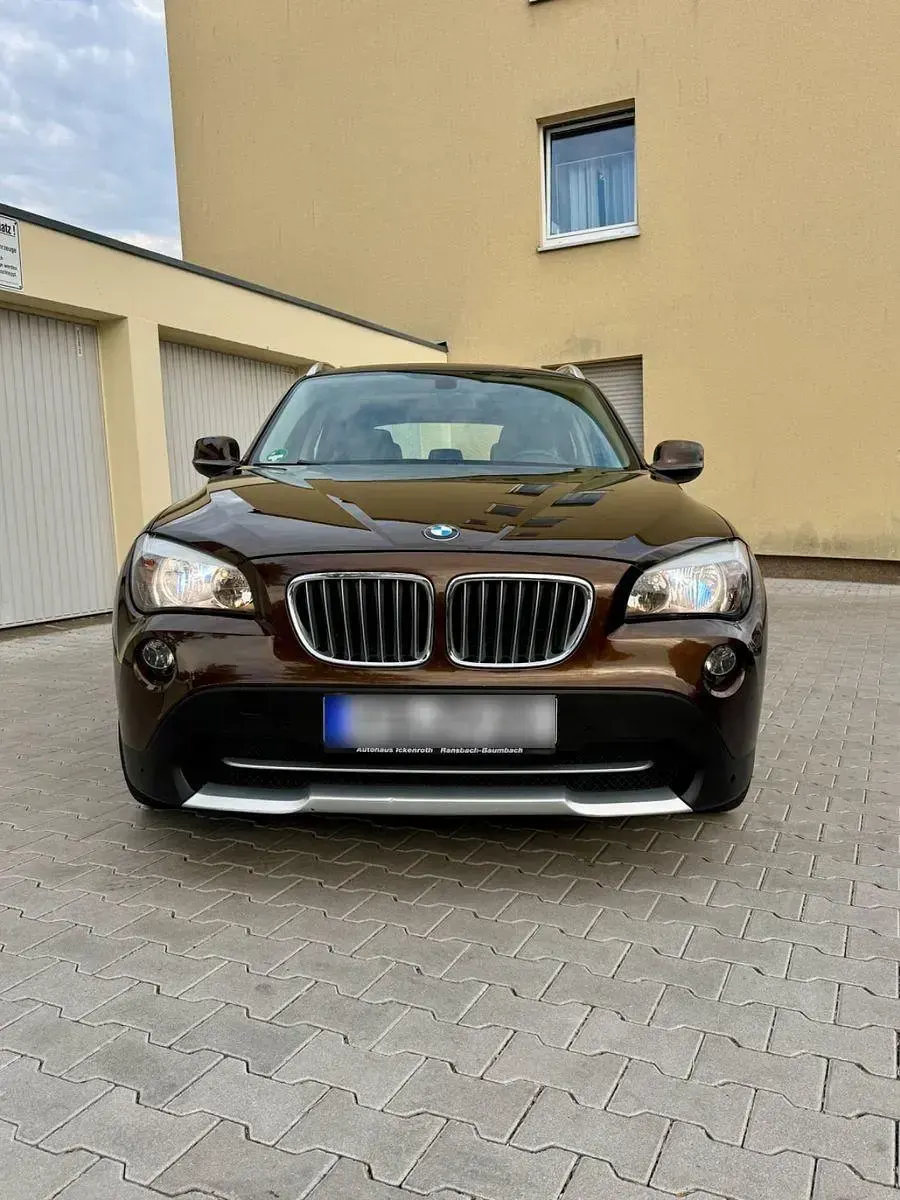 Gebraucht BMW X1 258 PS (189 kW) 2009 Braun SUV