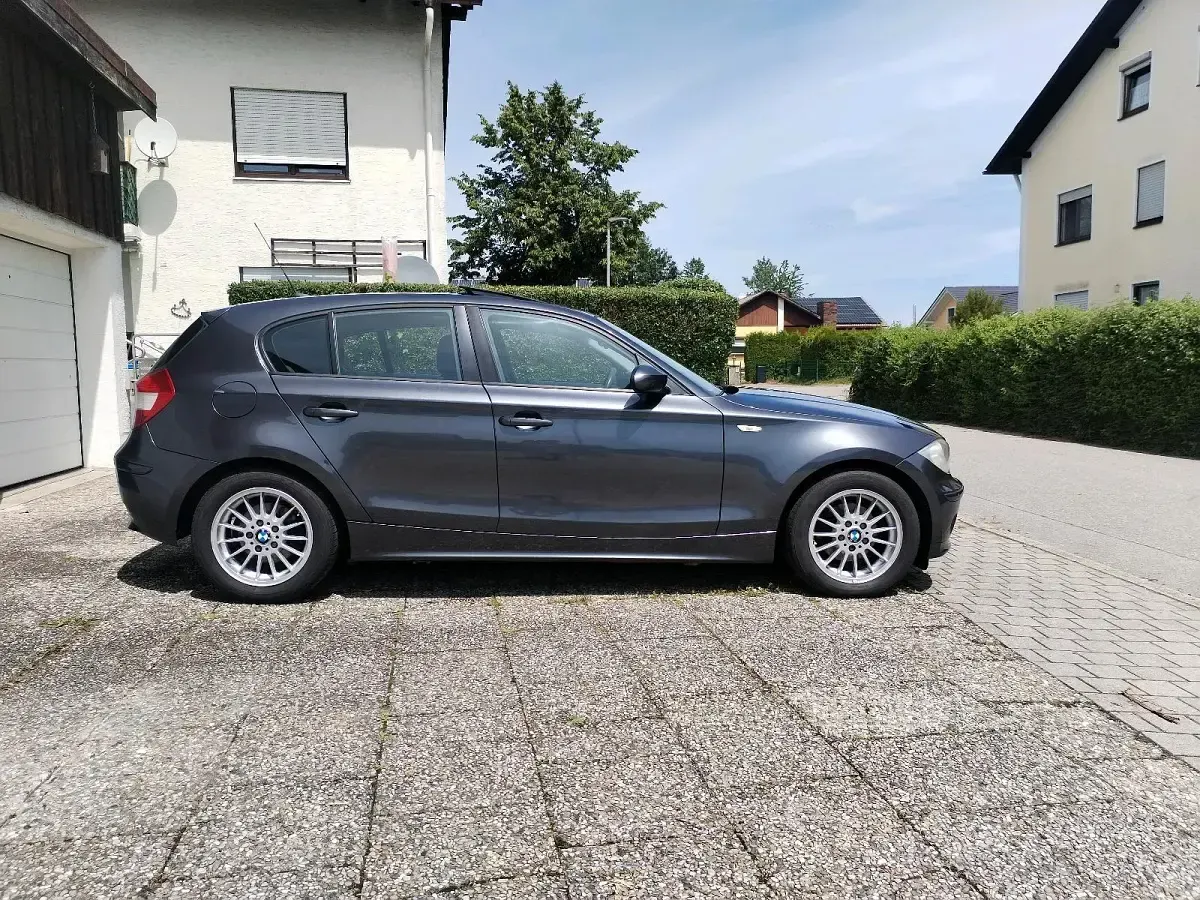 Gebraucht BMW 116 116 PS (85 kW) 2006 Silber Kleinwagen