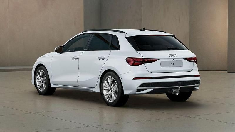 Gebraucht Audi A3 Ambiente 116 PS (85 kW) 2025 Gletscherweiss Limousine