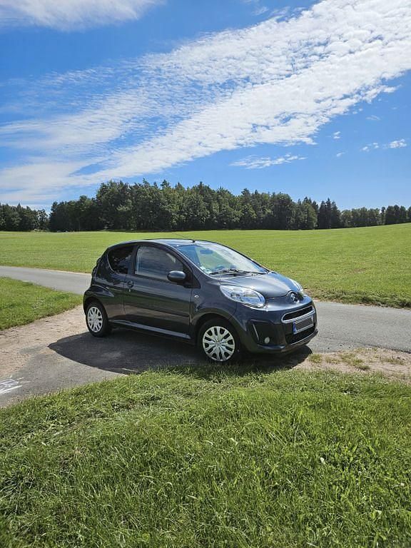 Schwarz Gebraucht 2014 Citroën C1 Attraction Kleinwagen | 1.800 € (Guter Preis) - Bild 1/4