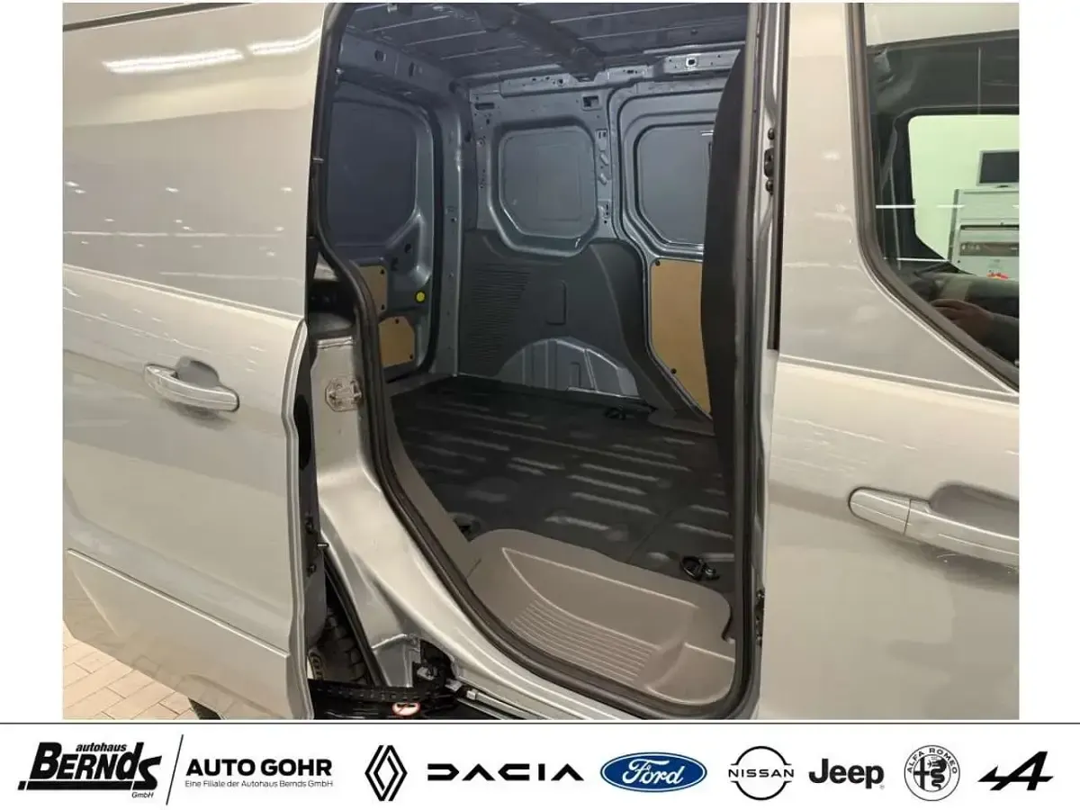 Używany Ford Transit Connect Limited 101 KM (74 kW) 2023 Srebrny Minivan
