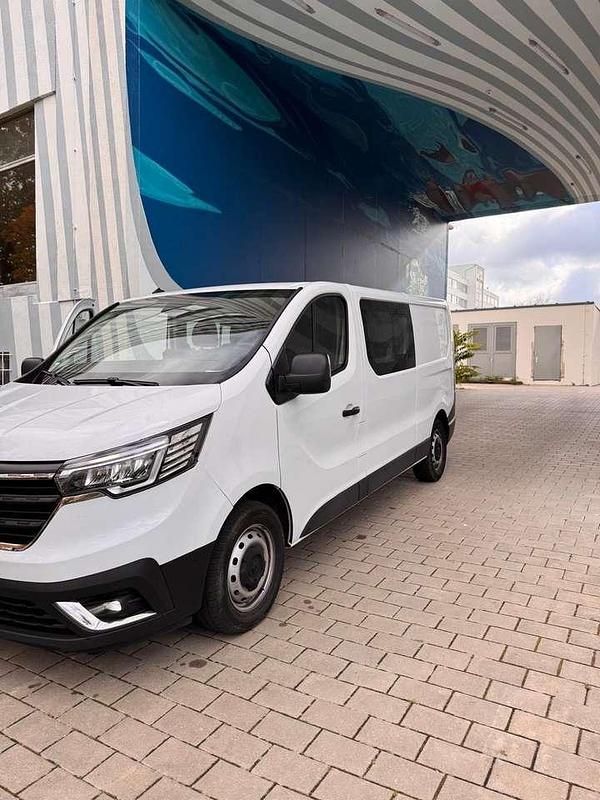 Gebraucht 2023 Renault Trafic Komfort Van | 24.990 € (Teuer) - Bild 1/4