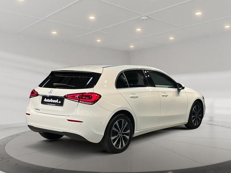 Gebraucht Mercedes A220 Style 190 PS (139 kW) 2023 Unilack polarweiss Limousine