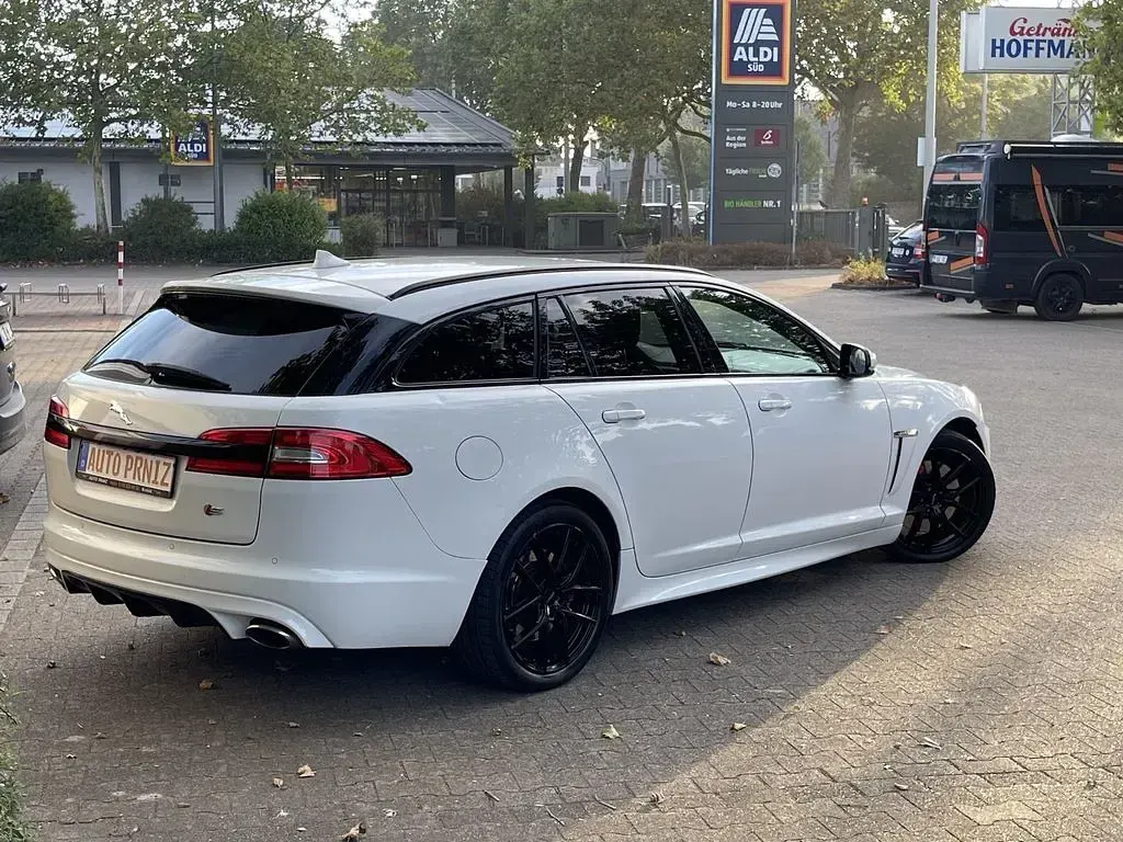 Gebraucht Jaguar XF Sportbrake 241 PS (177 kW) 2013 Weiß Kombi
