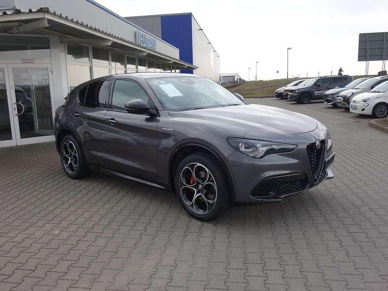 Gebraucht Alfa Romeo Stelvio Veloce 209 PS (153 kW) 2024 Grigio vesuvio, metallic SUV