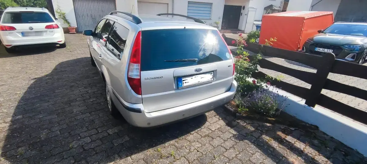 Gebraucht Ford Mondeo 130 PS (95 kW) 2004 Silber Kombi