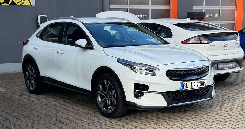 Weiß Gebraucht 2022 Kia XCeed Spirit SUV | 20.399 € (Fairer Preis) - Bild 1/2