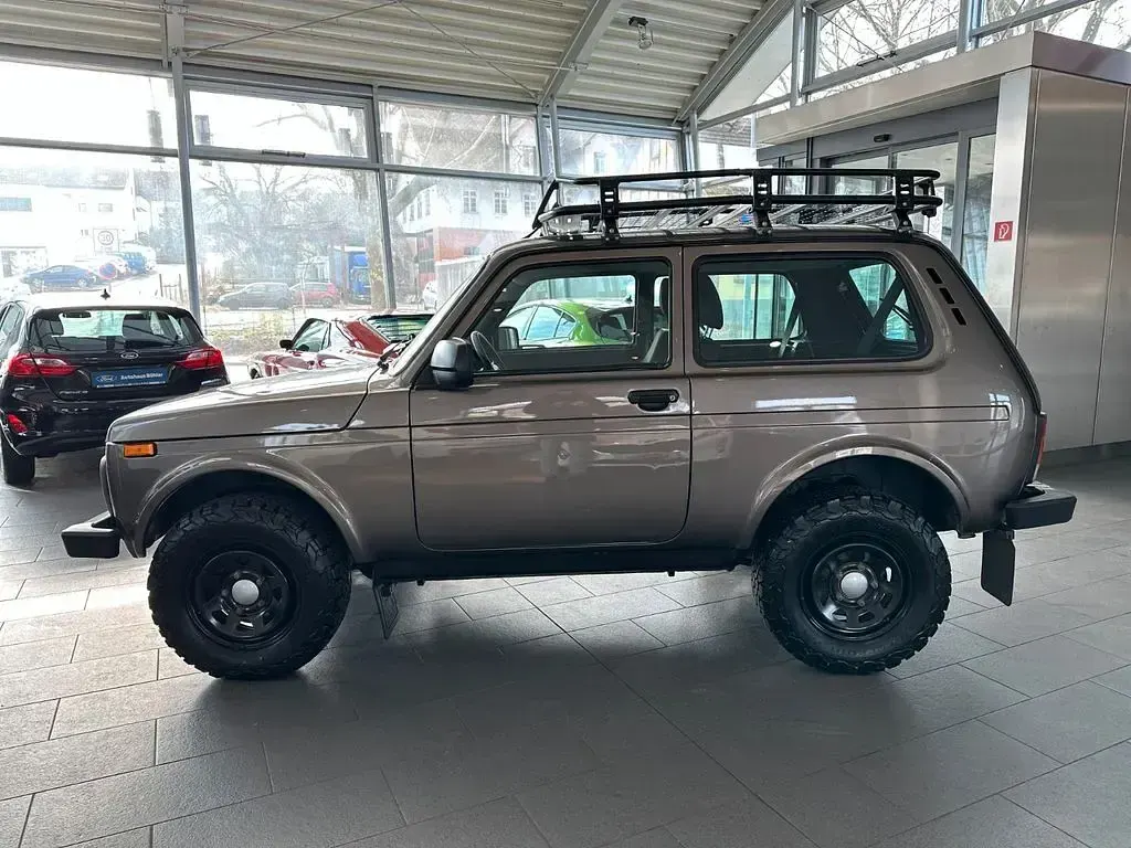 Gebraucht Lada Taiga 83 PS (61 kW) 2021 Grau SUV