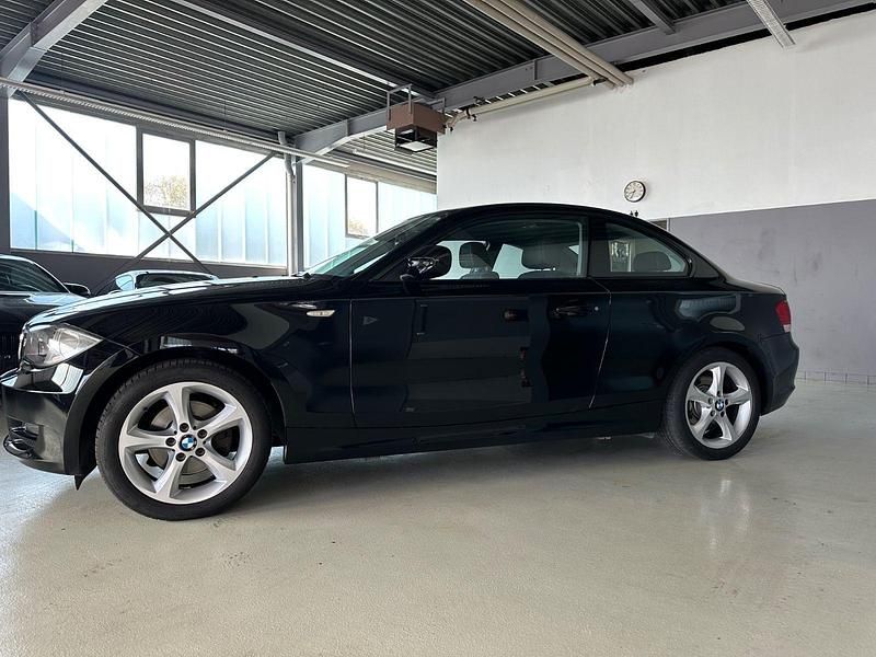Gebraucht BMW 120 Coupé Advantage 170 PS (125 kW) 2010 Schwarz Coupé