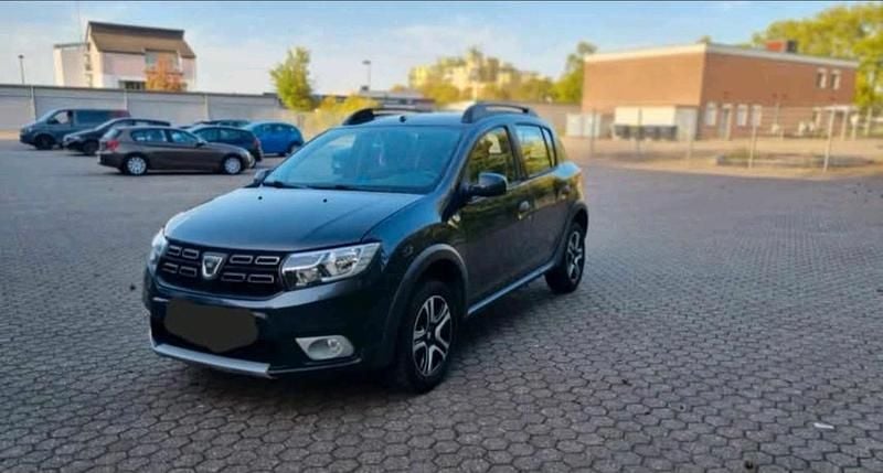 Gebraucht Dacia Sandero Prestige 90 PS (66 kW) 2018 Grau SUV