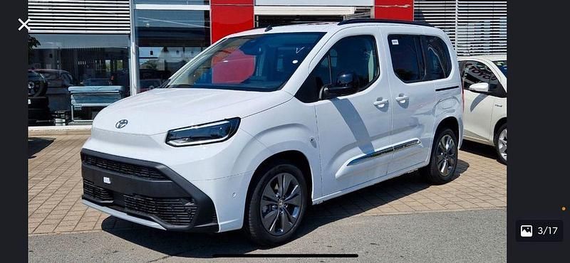 Icy white Gebraucht 2024 Toyota Proace Verso Lounge Kombi | 30.500 € (Fairer Preis) - Bild 1/1