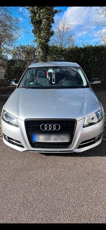Grau Gebraucht 2010 Audi A3 Limousine | 3.500 € (Guter Preis) - Bild 1/4
