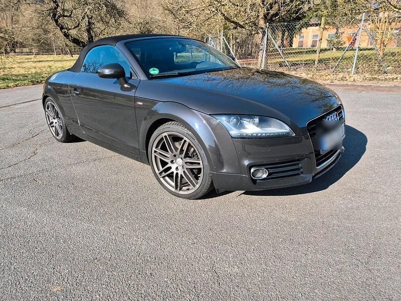 Braun Gebraucht 2012 Audi TT Cabrio | 16.890 € (Guter Preis) - Bild 1/4