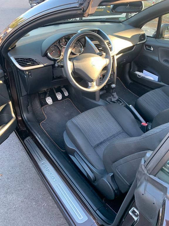 Gebraucht Peugeot 207 CC Premium 120 PS (88 kW) 2012 Braun Cabrio