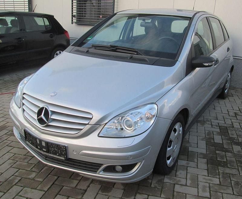 Silber Gebraucht 2006 Mercedes B200 Van / Kleinbus | 2.950 € (Superpreis) - Bild 1/4
