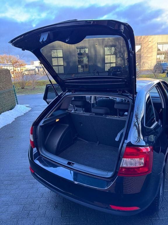 Gebraucht Skoda Rapid Cool Edition 90 PS (66 kW) 2017 Schwarz Kleinwagen