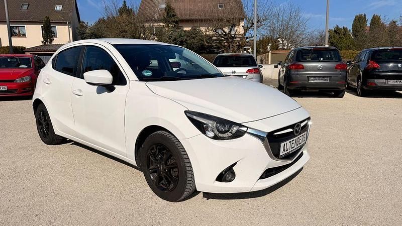 Gebraucht Mazda 2 Sports-Line 105 PS (77 kW) 2016 Weiß Limousine