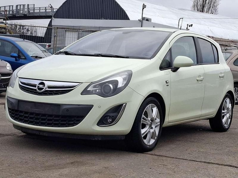 Guacamole weiss (uni) Gebraucht 2011 Opel Corsa Satellite Kleinwagen | 4.390 € (Fairer Preis) - Bild 1/4