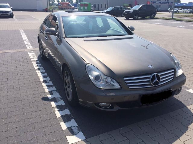 Gebraucht Mercedes CLS320 305 PS (224 kW) 2006 Gold metallic Coupé