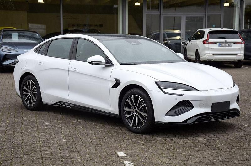 Weiß Neu 2025 BYD Seal Comfort Limousine | 41.950 € (Guter Preis) - Bild 1/4