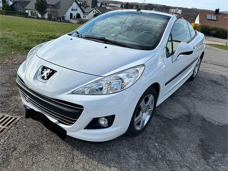Gebraucht Peugeot 207 CC Platinum 120 PS (88 kW) 2010 Weiß Cabrio