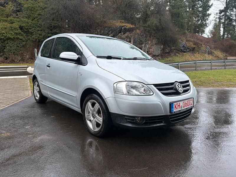 Gebraucht VW Fox Style 54 PS (39 kW) 2010 Silber Kleinwagen