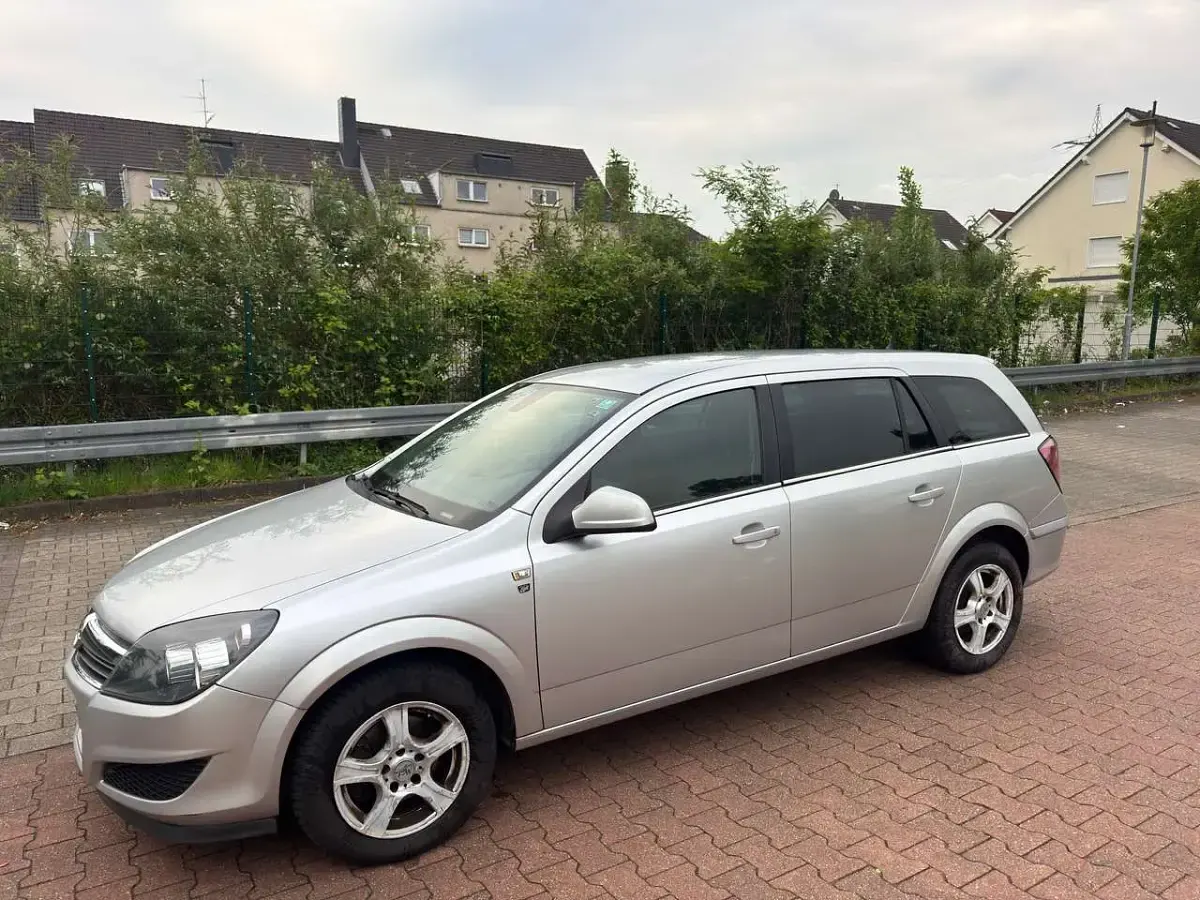Occasion Opel Astra Edition 110 ch (80 kW) 2010 Argent Break