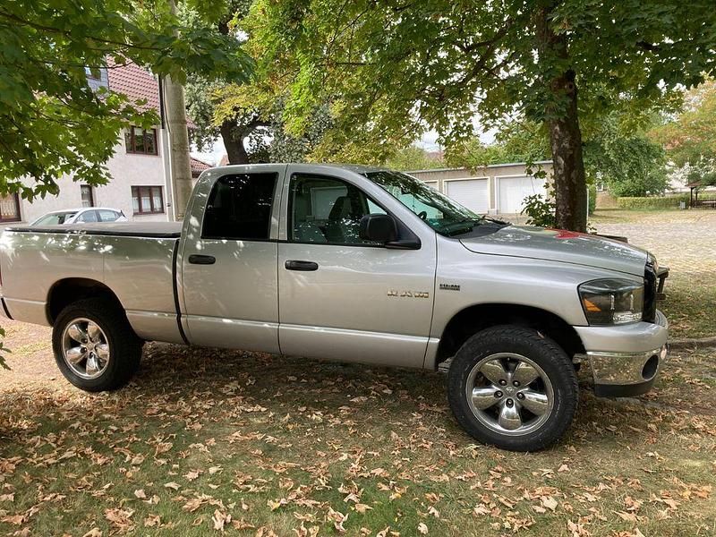 Silber Gebraucht 2007 Dodge Ram Abholung | 11.000 € - Bild 1/4